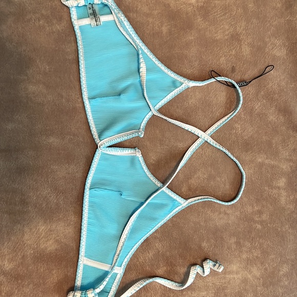 Bikini set - Picture 2 of 3